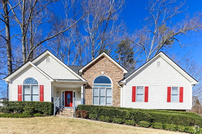 Building Photo - 352 Carriage Ln