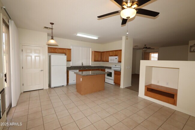 Building Photo - 14298 W Verde Ln