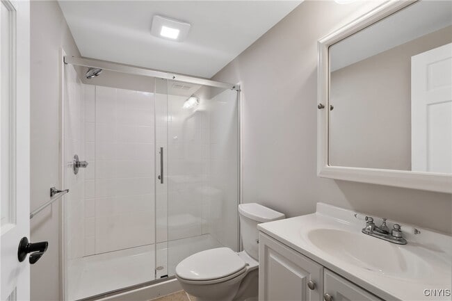 Building Photo - 201 Highbridge St