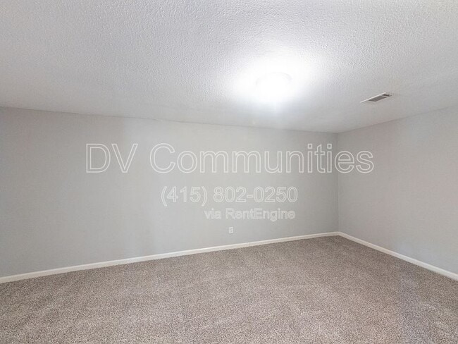 Building Photo - 6838 Crestridge St