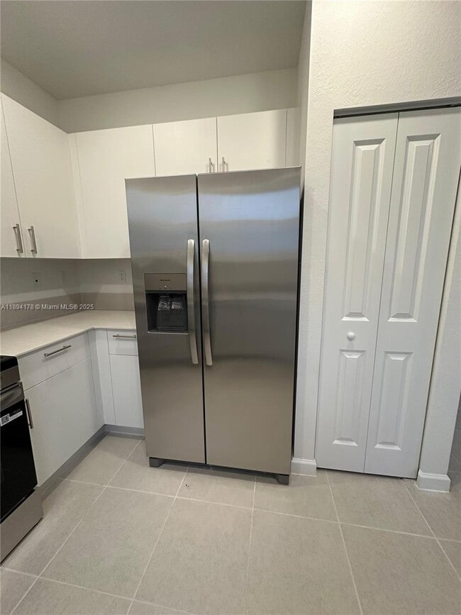 Building Photo - 2534 SE 27th Dr