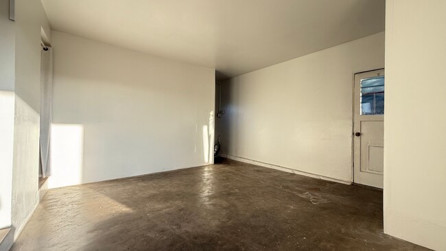 Building Photo - 669 Benson Way