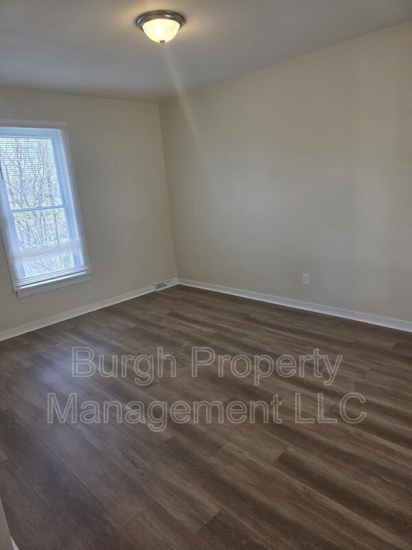 Building Photo - 222 Vine St