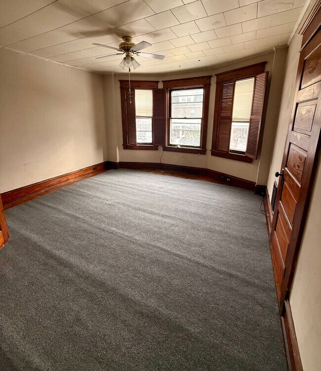 Building Photo - 1107 Maple St