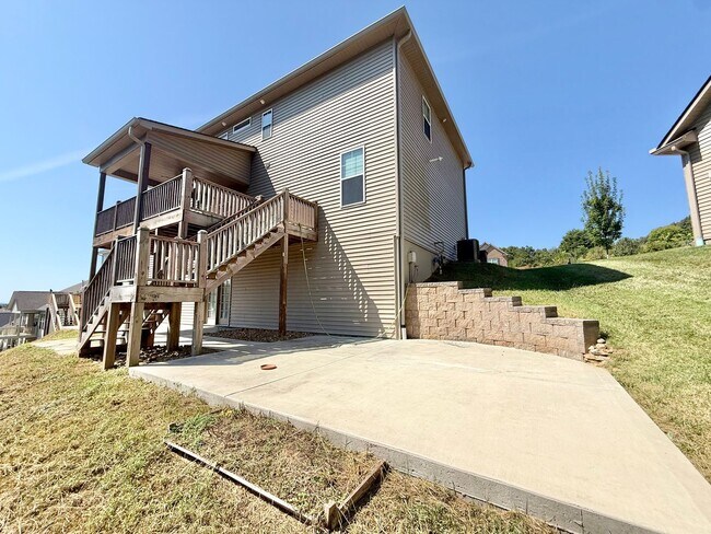 Building Photo - 516 Vivian Lee Ln