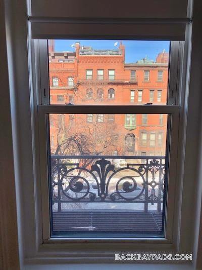 Building Photo - 405 Beacon St