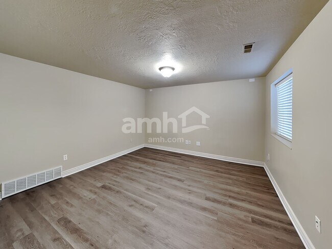 Building Photo - 96 N 1660 W