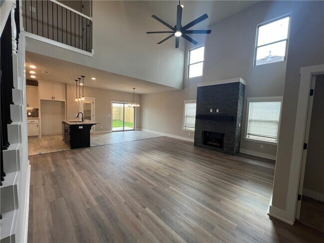 Building Photo - 7301 SW Basswood Ave