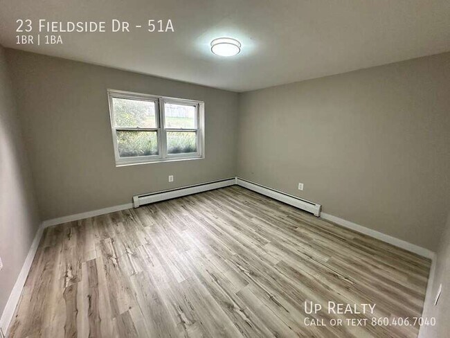 Building Photo - 23 Fieldside Dr