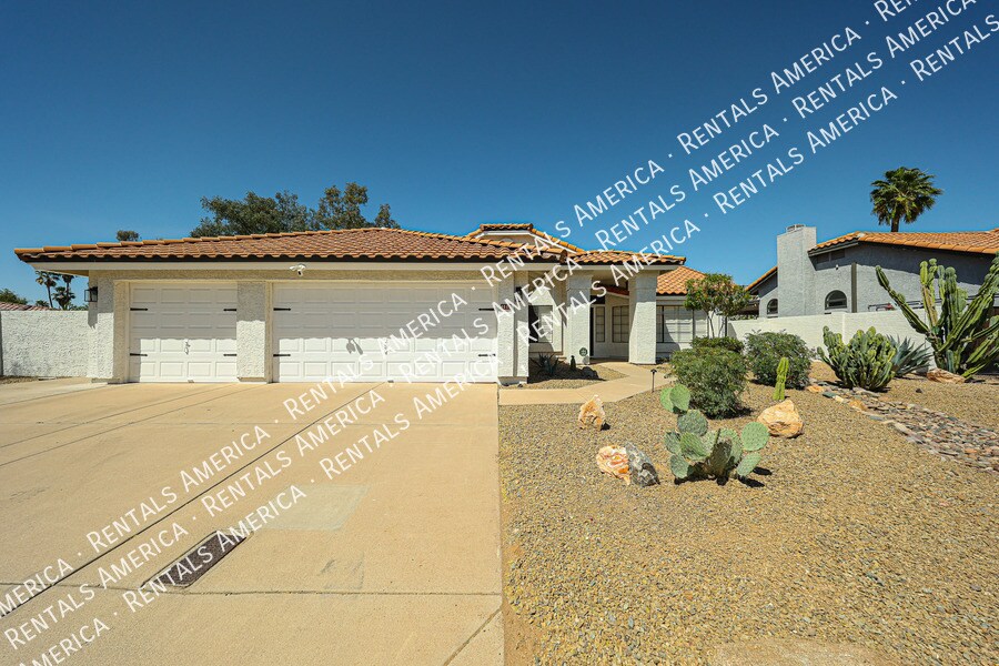 Building Photo - 4812 E Aire Libre Ave