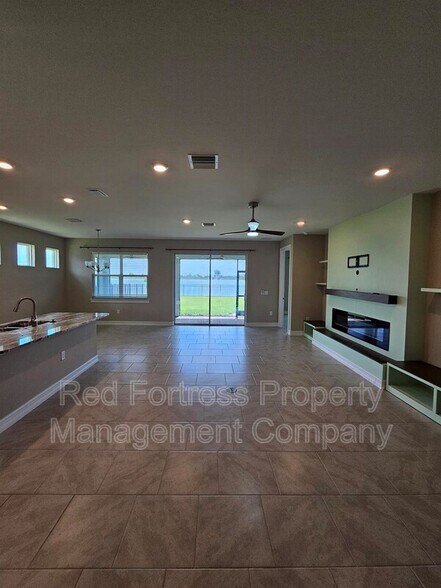 Building Photo - 623 Parkshore Lk Ave
