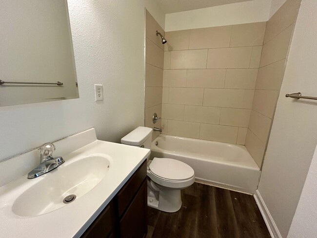 Building Photo - 2 Bedroom in Danville!