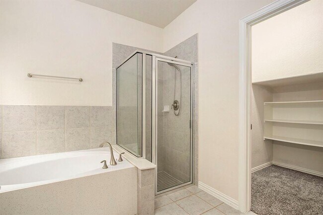 Building Photo - 2311 Langley Dr
