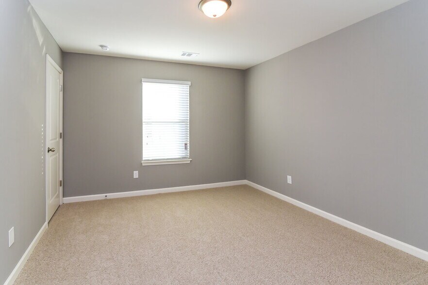 Building Photo - 910 Prather Ct SW