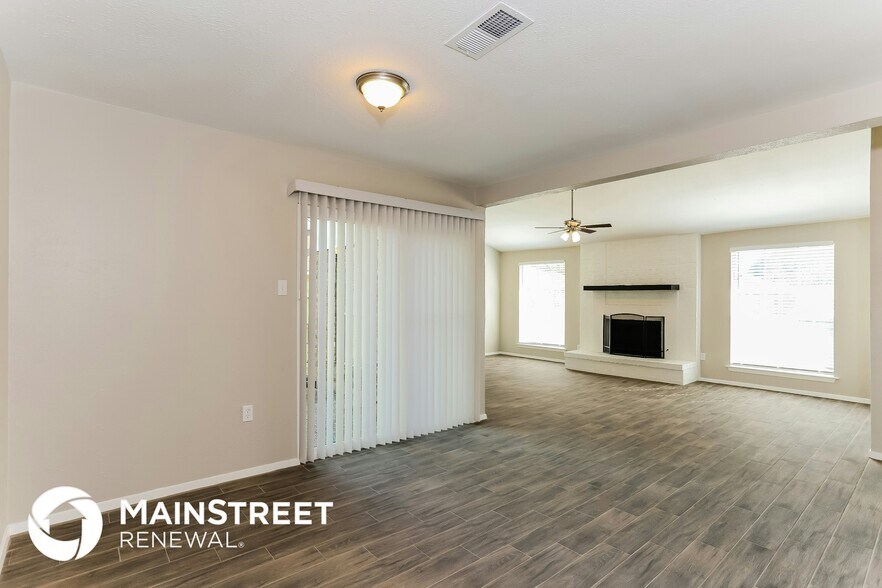 Building Photo - 817 Barcelona Cir