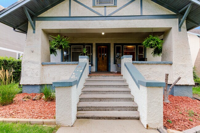 Building Photo - 1217 West Blvd