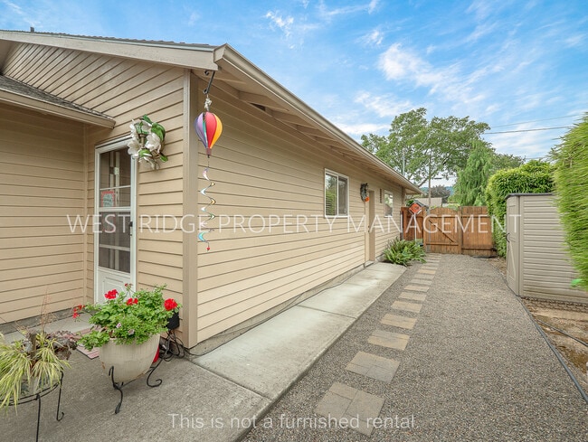 Building Photo - 9903 N Jersey St