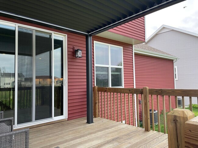 Building Photo - 708 Gingergrass Way