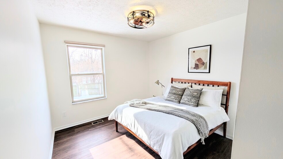 Room 2 Virtual staged - 4381 Alderson Ct