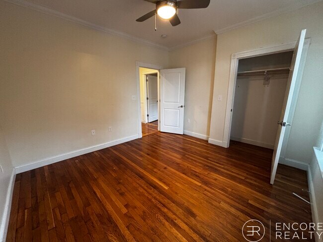 Building Photo - 15 Glenville Ave