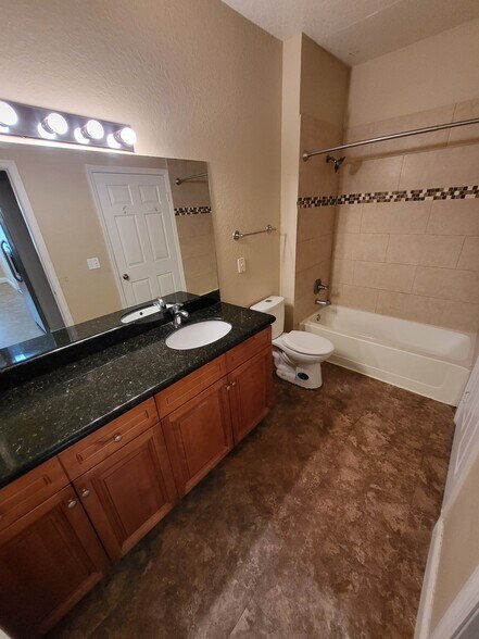 Building Photo - 2598 Robert Trent Jones Dr