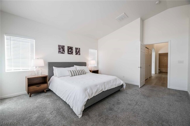 Building Photo - 2306 Reading Hills Ave