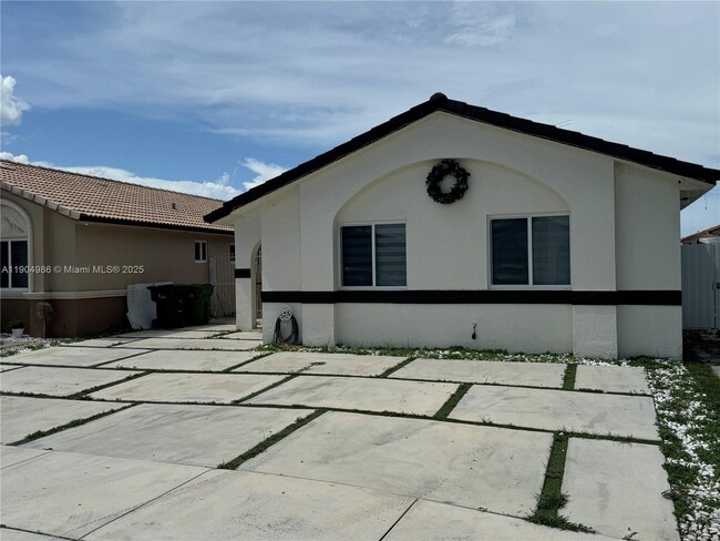 Building Photo - 2875 W 72nd Terrace