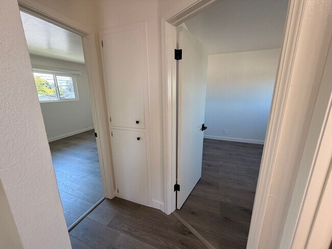 Building Photo - South Garden Apartments