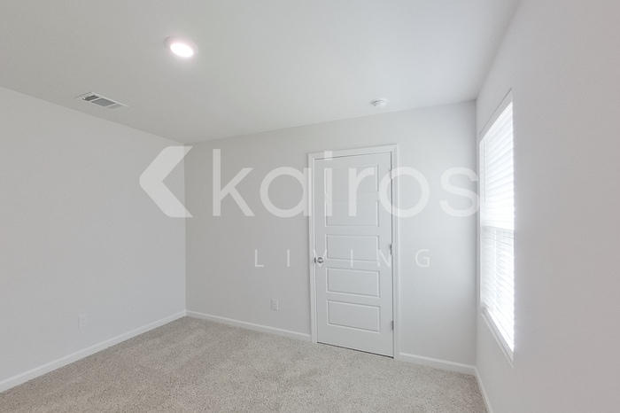 Building Photo - 14262 Ruffian Ave