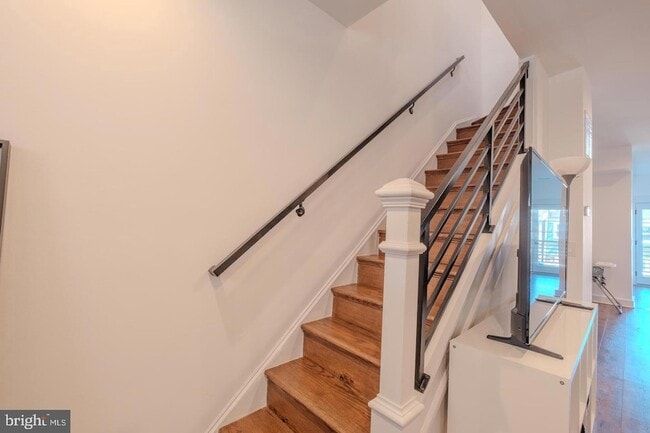 Building Photo - 413 Delafield Pl NW