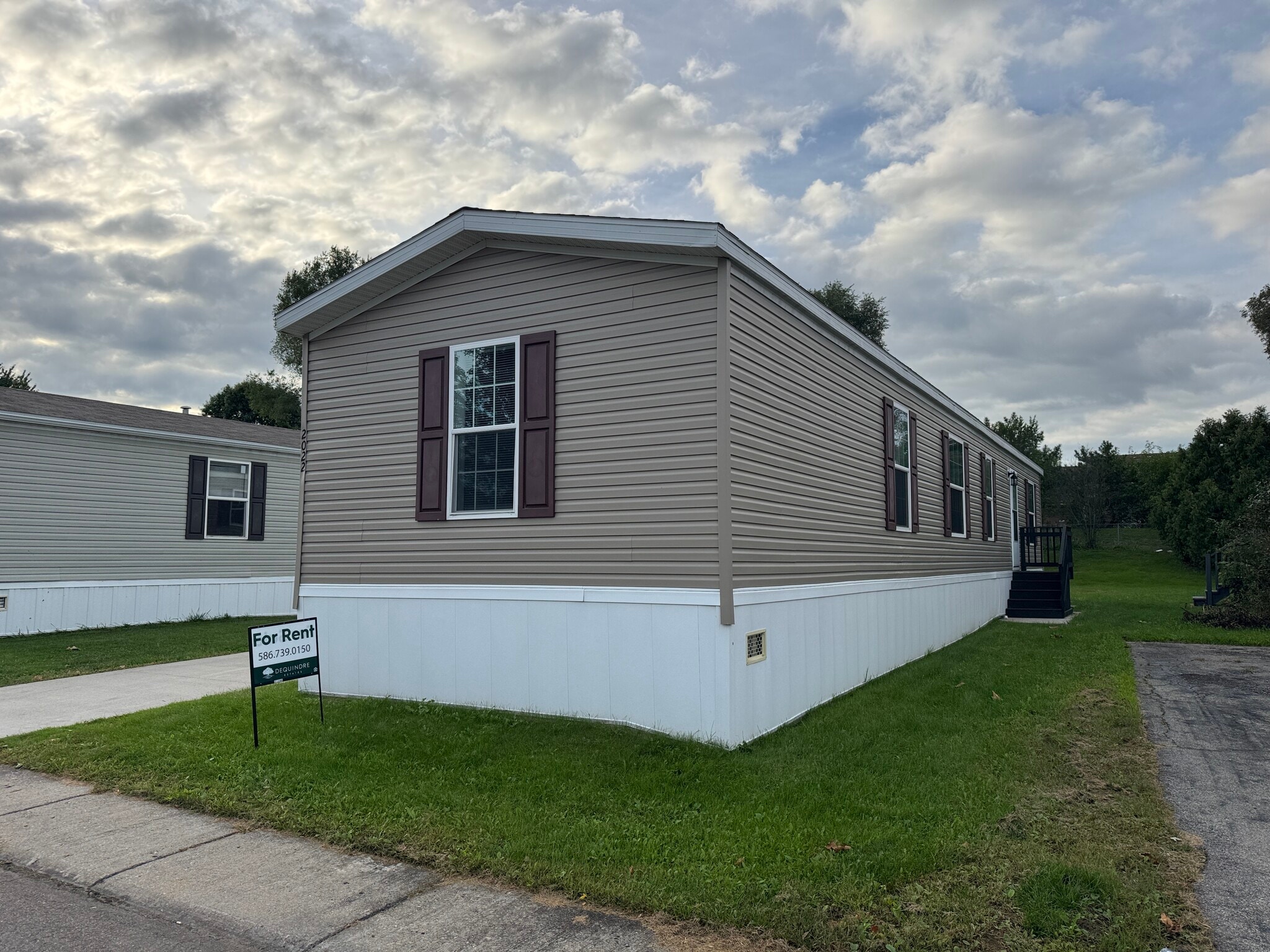 Building Photo - 2022 Marmoor Dr