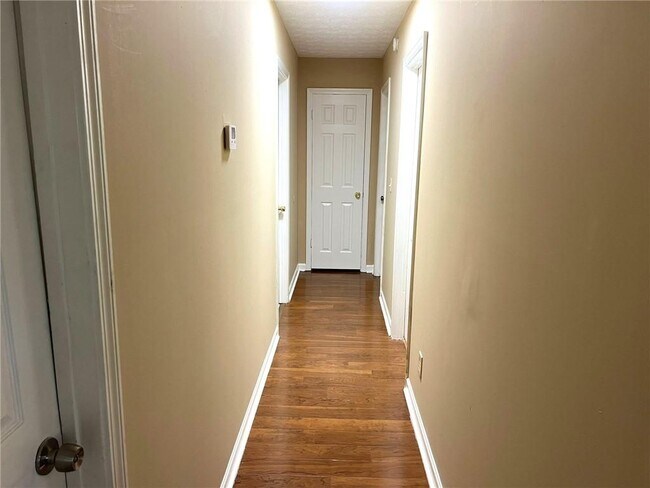 Building Photo - 2868 Rocky Pointe Way