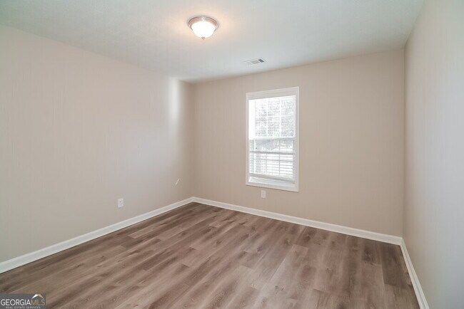 Building Photo - 1530 Range Heights Terrace