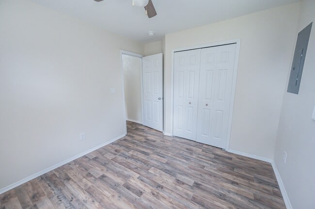 Building Photo - 1205 Kinston St