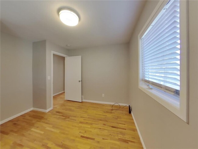 Building Photo - 3136 Nevada Ave S