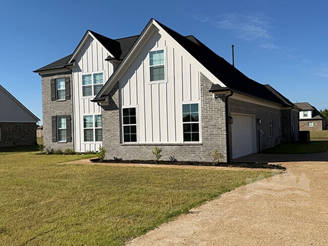Building Photo - 5308 Aylesbury Ln