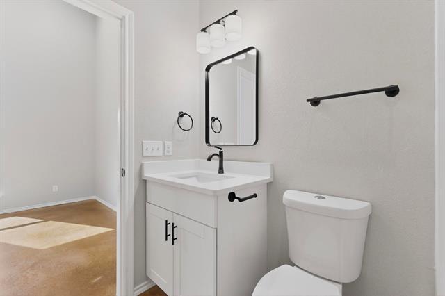 Building Photo - 1471 W Kaufman St