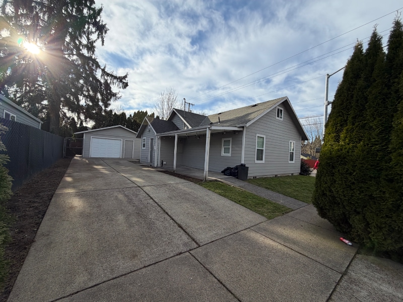 Building Photo - 3015 Fruit Valley Rd