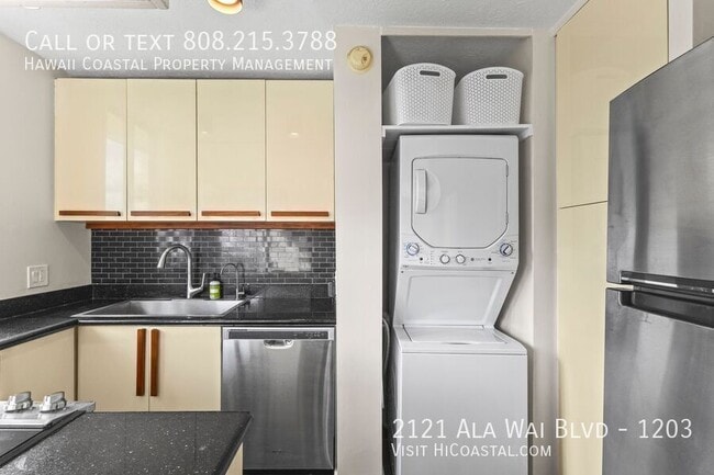 Building Photo - 2121 Ala Wai Blvd