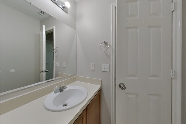 Building Photo - 2744 Woodspring Forest Dr