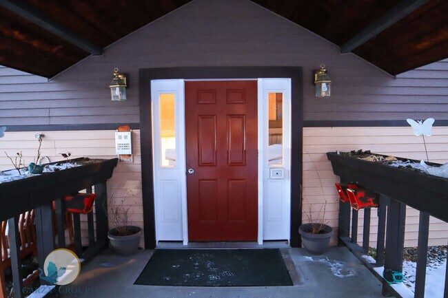 Primary Photo - 16 Glacier Ave