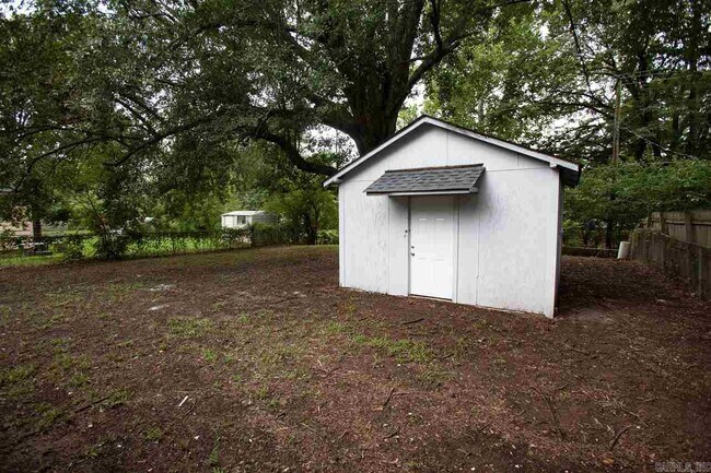 Building Photo - 917 Healy St