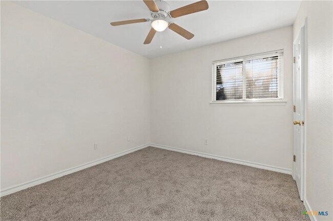 Building Photo - Well-Maintained 3-Bedroom Home – Ideal for Students & Professionals!