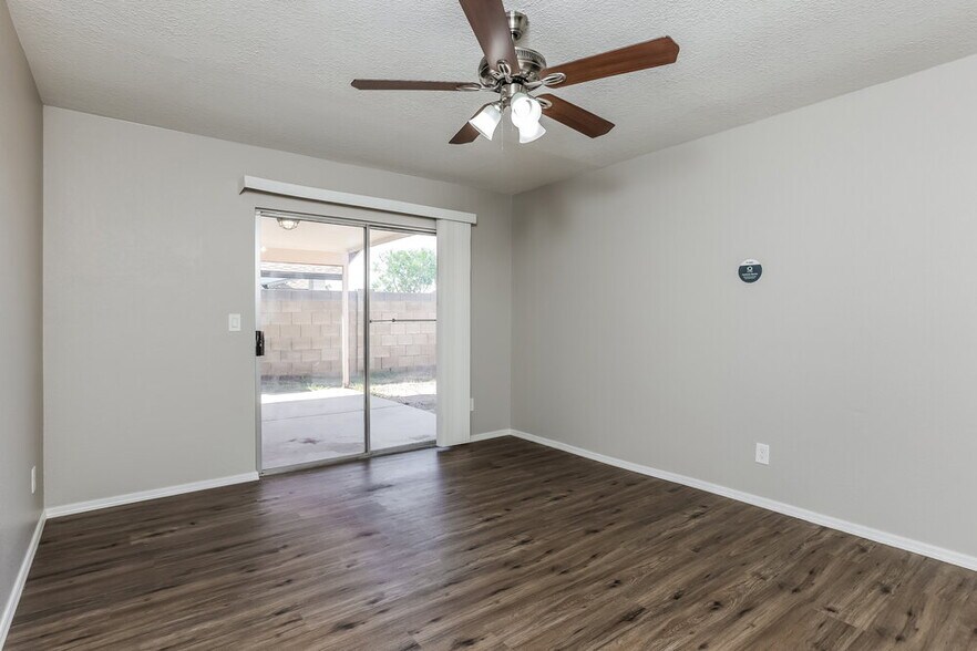 Building Photo - 4124 N 106th Ave