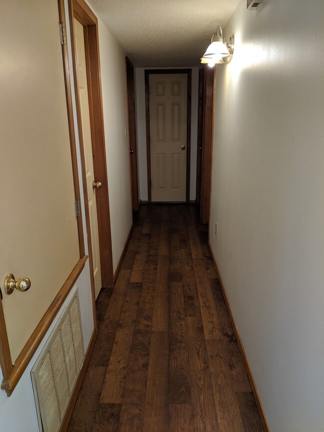 Building Photo - Super Cute Three Bedroom Two Bathroom Home!