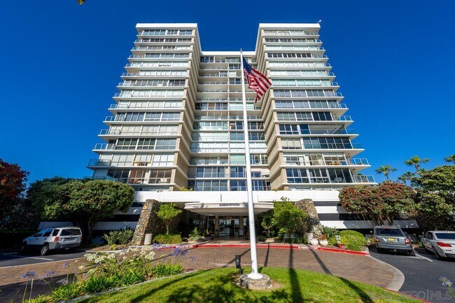 Building Photo - 1820 Avenida Del Mundo