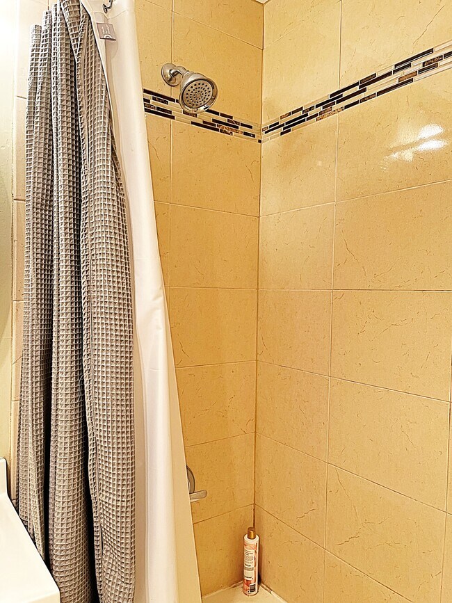 Building Photo - 40 Owen St