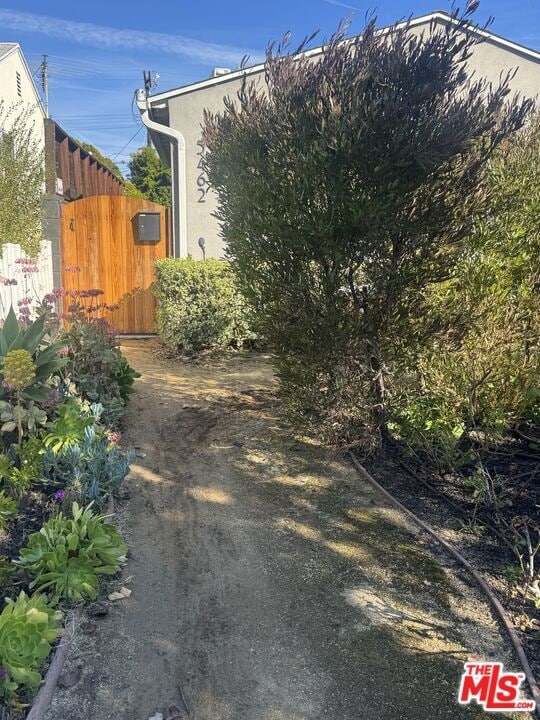 Building Photo - 5460 Burnet Ave