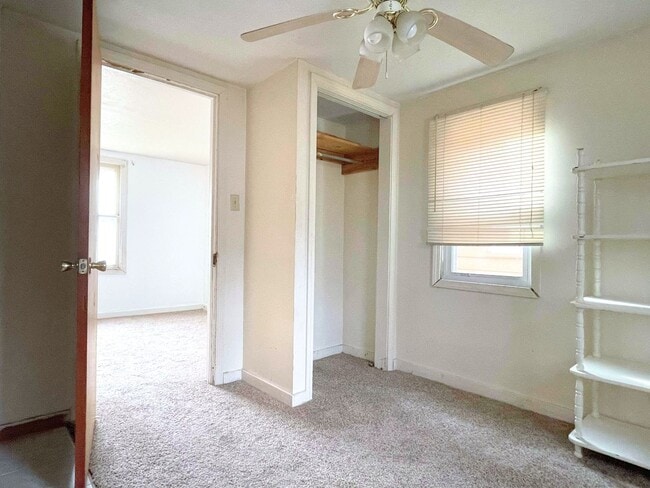 Building Photo - One Bedroom House with basement