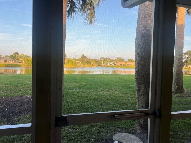 Building Photo - Lovely Lakefront Pinebrook South Home for Annual Rental